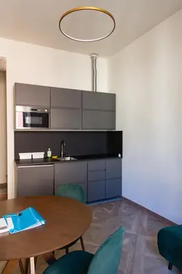 Cucina o angolo cottura di Large 2BR Apartment Near Piazza San Marco