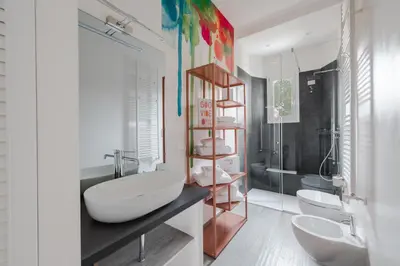 Bagno di Via Pollaiolo, 55 - Florence Charming Apartments - Comfort e Stile a 350mt dal Tram! First floor with elevator and car places on street