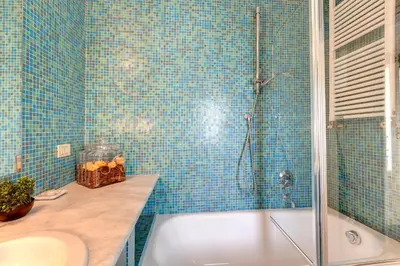 Bagno di Casper Apartment by Mamo Florence