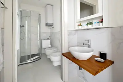 Bagno di Via Ponte alle Mosse, 19 - Florence Charming Apartments - A chic, newly renovated apartment near Tram Leopolda, a few min from downtown