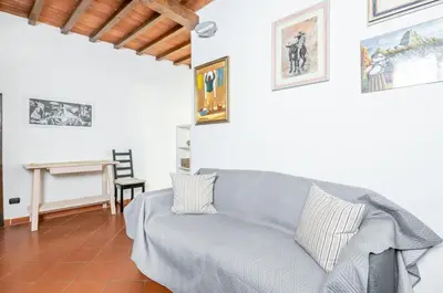 Area soggiorno di GuestHost - Settignano Quiet Apartment with Private Parking
