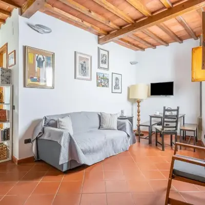GuestHost - Settignano Quiet Apartment with Private Parking