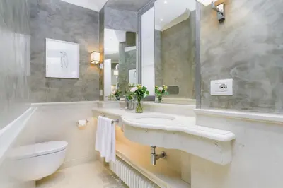 Bagno di Barone Achille -La Dimora degli Affreschi Florence