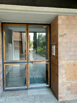 Facciata o entrata di Fevira Suite Airport Free Parking