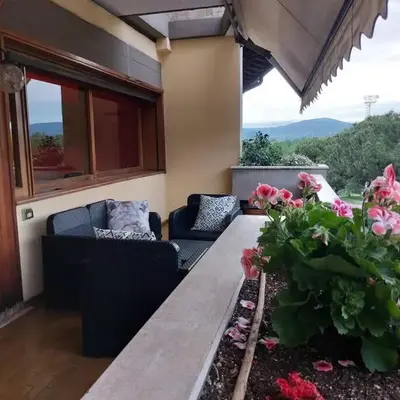 Lungarno 32 with private parking