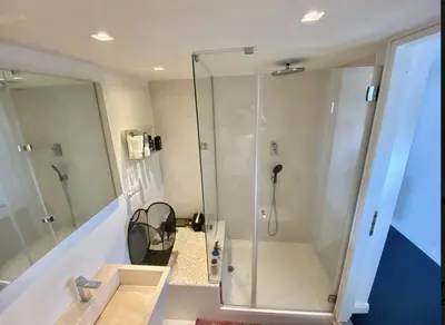 Bagno di Rilassante SuperAttico con Vista sulle Colline - Perfetta Fuga Romantica