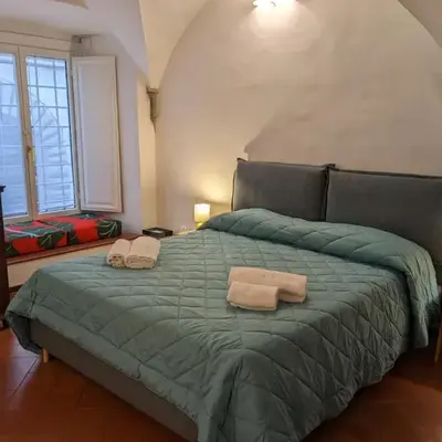 Miriam - Sweet Dreams in Florence