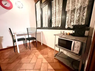 Cucina o angolo cottura di Heart of Florence Duomo Charming and Cozy Apartment