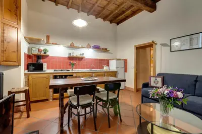 Cucina o angolo cottura di Dafne Apartment by Mamo Florence