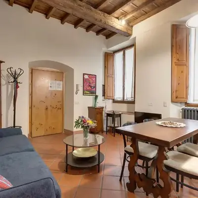 Dafne Apartment by Mamo Florence