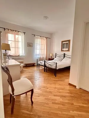 Letto o letti in una camera di Federighi 2bd, 2bath, with elevator by FlorenceHospitality com
