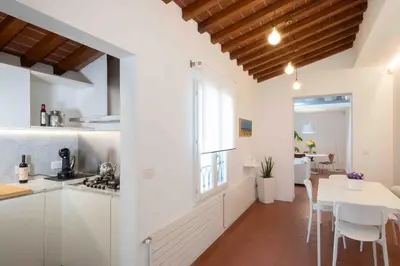 Cucina o angolo cottura di Florence Walled Garden - The Tom's Private Oasis