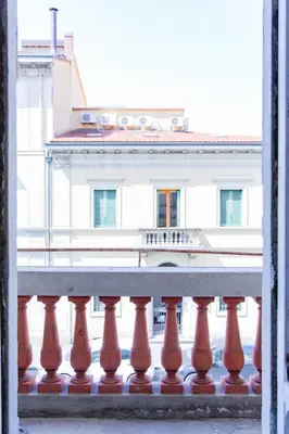 Balcone o terrazza di Big Apartment Outside Ztl Zone