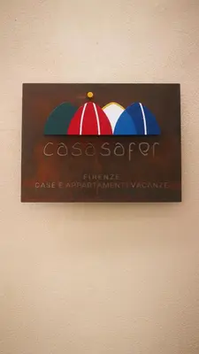 Certificato, attestato, insegna o altro documento esposto da Casa S a f e r