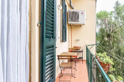 Balcone o terrazza di GuestHost - Stibbert & Statuto Elegant Flat with Balcony