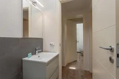 Bagno di Piazza Dei Rossi Due View