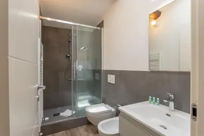 Bagno di Piazza Dei Rossi Due View