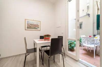 Planimetria di Casa Lorenzo with a quiet tiny patio