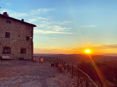 Alba o tramonto visti dall'interno dell'appartamento o dai dintorni