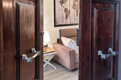 Letto o letti in una camera di Lambe Suite next to Ponte Vecchio and Uffizi - LoveTheApartments