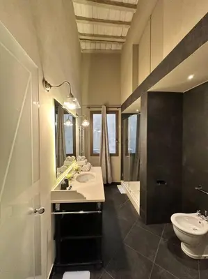 Bagno di Lambe Suite next to Ponte Vecchio and Uffizi - LoveTheApartments