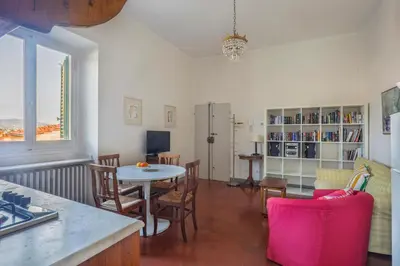 TV o dispositivi per l'intrattenimento presso Apartment with terrace facing Duomo