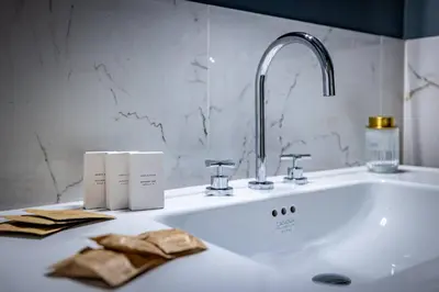 Bagno di YID Lamarmora luxury contemporary apartment