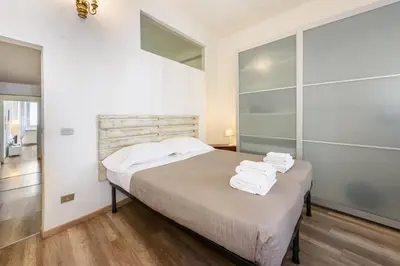 Letto o letti in una camera di Artist's Refuge by Mmega