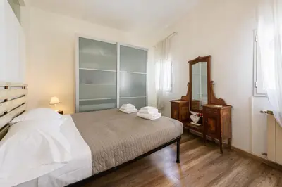 Letto o letti in una camera di Artist's Refuge by Mmega