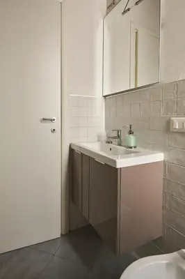 Bagno di Cozy 1-Bedroom Apartment with Balcony in Florence Historic Center