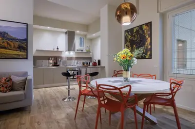 Cucina o angolo cottura di Betty Florence charming modern apartment near Piazza della Libertà