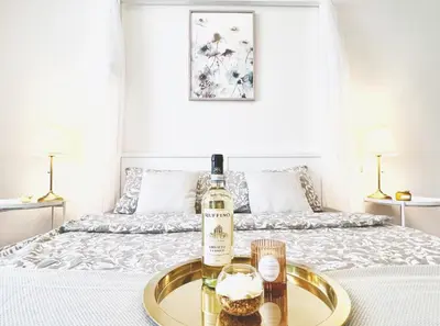 Bevande di Amazing Premium Apartment in the heart of Florence at the DUOMO, 2 Bedrooms, 2 Bathrooms, 1 Livingroom or extra Bedroom, ideal for 2-8 Guests
