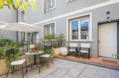 Balcone o terrazza di GuestHost - La Corte del Re - Piazza della Libertà Apartment