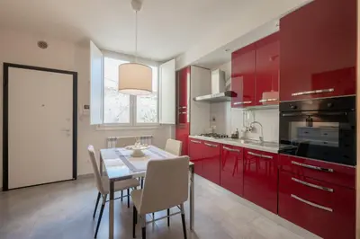 Cucina o angolo cottura di GuestHost - La Corte del Re - Piazza della Libertà Apartment