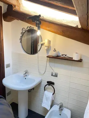 Bagno di Charming Self House