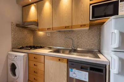 Cucina o angolo cottura di Angelico 3 bedrooms by Mmega