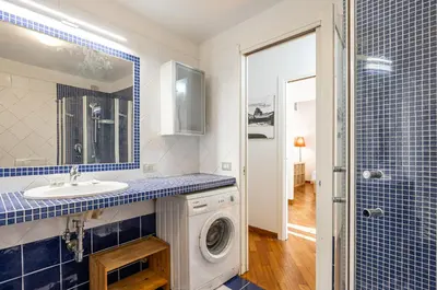 Bagno di GuestHost - Florence Statuto Apartment with Small Courtyard