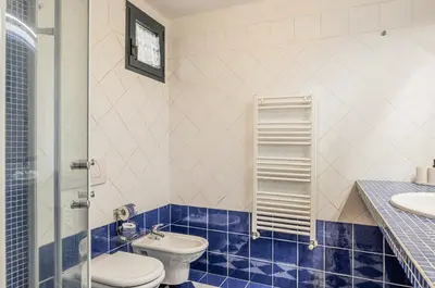 Bagno di GuestHost - Florence Statuto Apartment with Small Courtyard