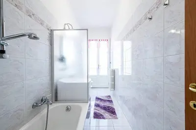 Bagno di Easy Florence Scandicci