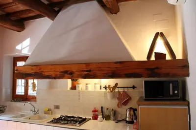 Cucina o angolo cottura di Podere Fichereto Tuscany Apartment in Florence countryside