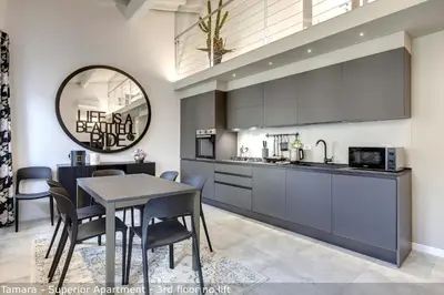 Cucina o angolo cottura di Tamara & Clotilde Apartments by Mamo Florence