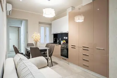 Cucina o angolo cottura di [5 Minuti - Duomo] Tripla Suite Luxury