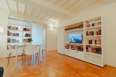 Biblioteca nell'appartamento