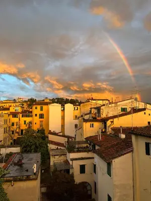 Vista generica su Firenze o vista sulla città dall'interno dell'appartamento