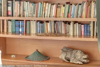 Biblioteca nell'appartamento