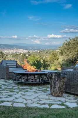 Paesaggio naturale nelle vicinanze della villa