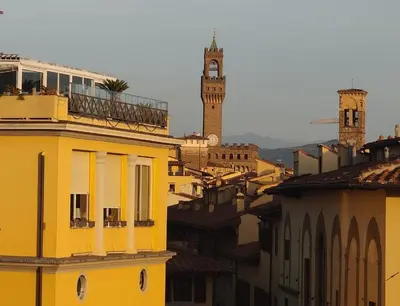 Vista generica su Firenze o vista sulla città dall'interno dell'appartamento
