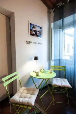 Area soggiorno di Cosy Apartment Sant'Ambrogio