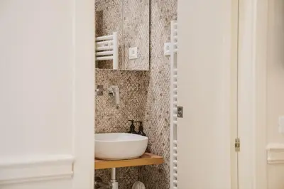 Bagno di Spadalux Apartment - 3 BR 4 Bath Luxury Apt