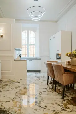 Cucina o angolo cottura di Spadalux Apartment - 3 BR 4 Bath Luxury Apt